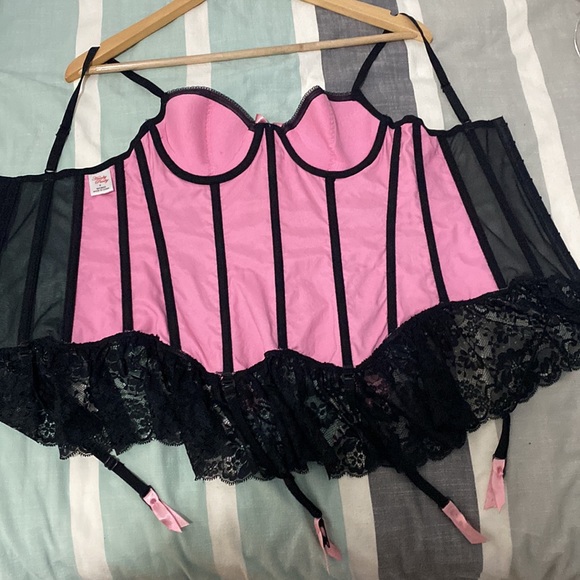 Hanky Panky - Pink with Black lace Corset - Size 8 - Picture 8 of 8